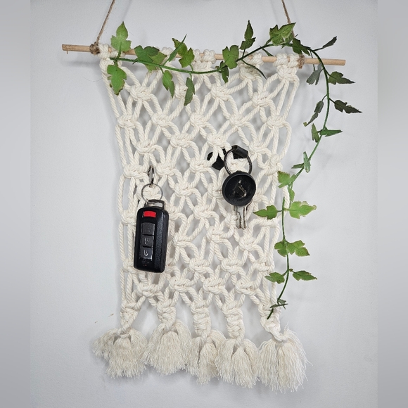 Handcrafted Macrame Key & Sunglasses holder - Picture 8 of 10